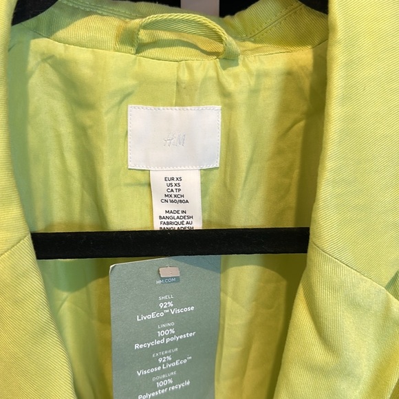 H&M lime green single breasted 2 pocket blazer size XS NWT - Picture 2 of 3